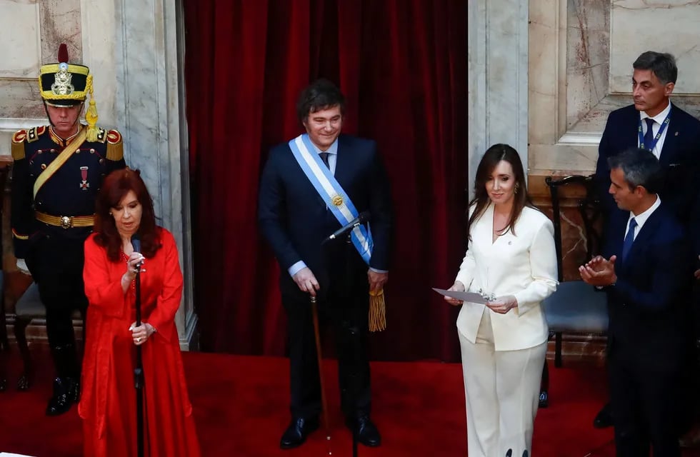El presidente Javier Milei junto a Victoria Villarruel y Martín Menem en la Asamblea Legislativa que presidió Cristina Kirchner (Foto: Reuters)
