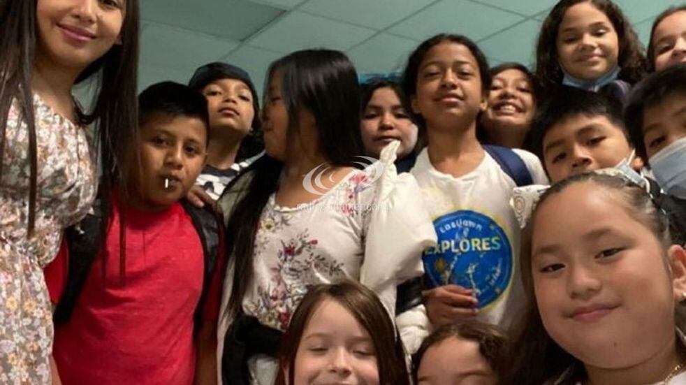 Estudiantes de Estados Unidos cantaron un chamamé que les enseñó su maestra correntina.