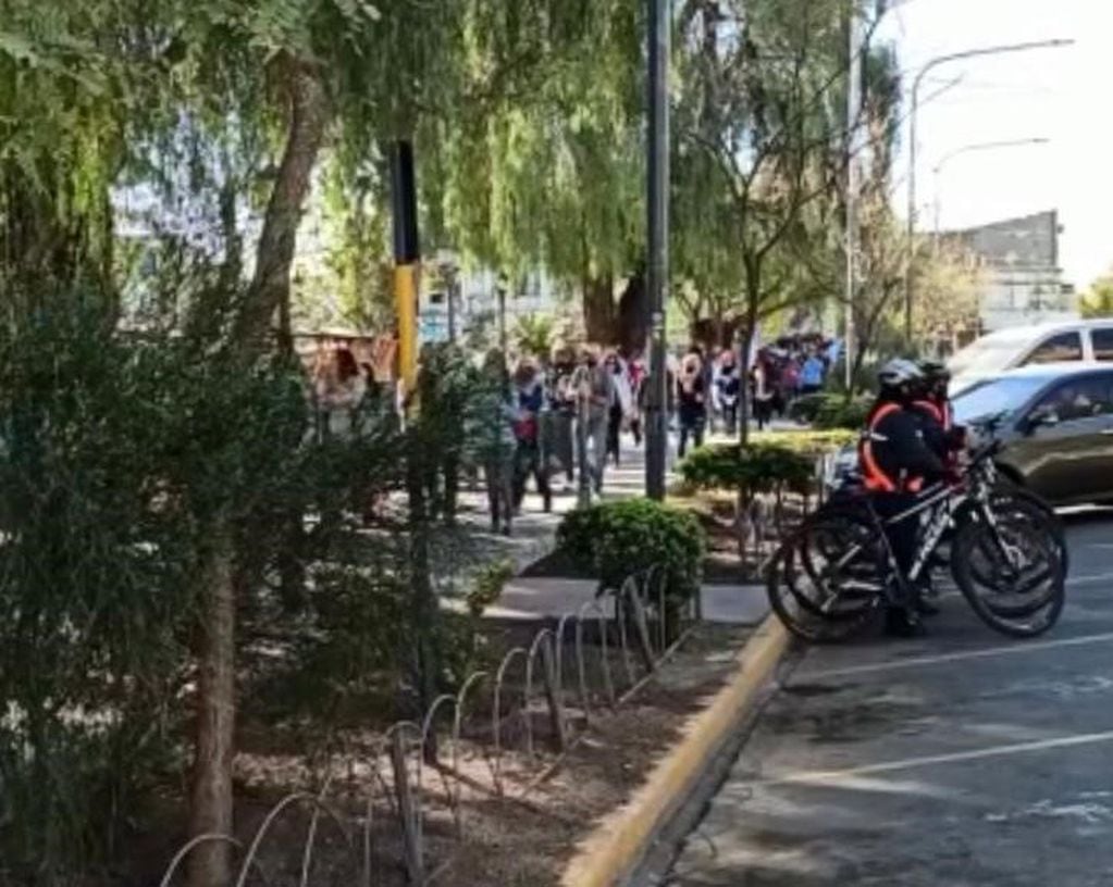 Los manifestantes autoconvocados #19S recorrieron distintas calles del microcentro en ciudad de San Luis Plaza Pringles