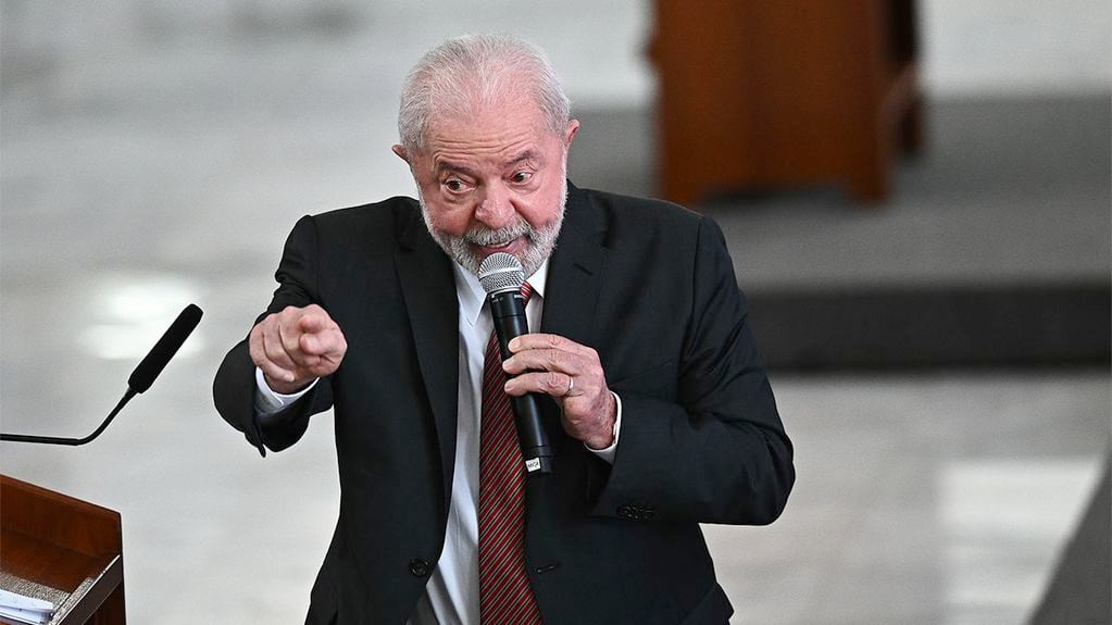 Lula apunta a reflotar el Unasur. 
