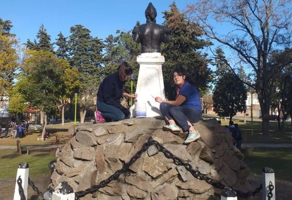 Monumento de la Plaza Armada Argentina del Barrio Göttling