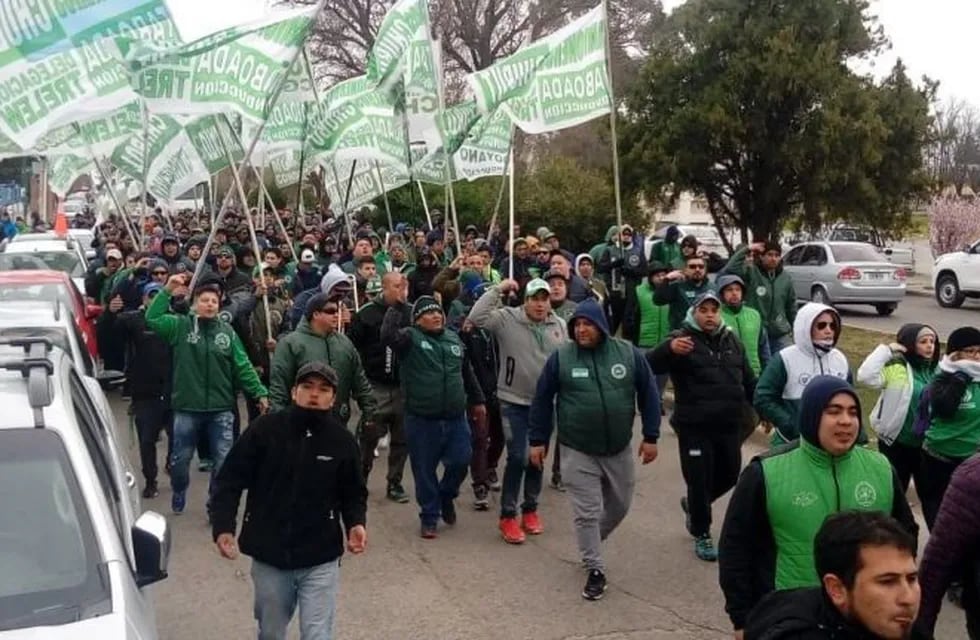 Marcha en Rawson (Foto: El Chubut).