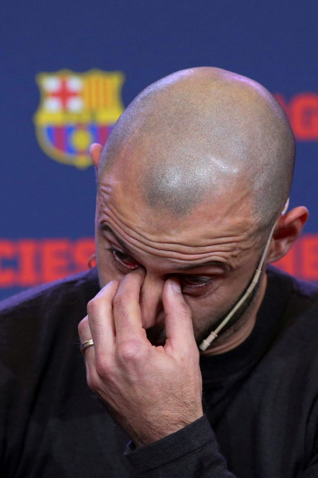 Javier Mascherano rompió en llanto al despedirse del Barcelona.  REUTERS/Albert Gea