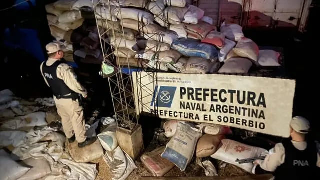 Incautan 12 toneladas de soja de contrabando en El Soberbio