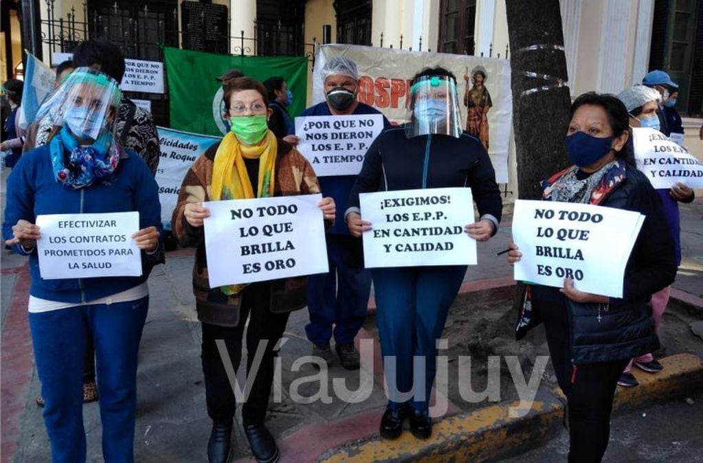 Personal de salud de Jujuy manifestó este jueves sus reclamos, en adhesión al tercer "ruidazo" a nivel nacional.