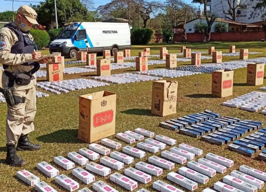 Nuevo golpe al contrabando ilegal de cigarrillos en Puerto Iguazú.