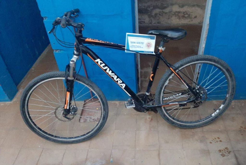 Camioneta y bicicleta recuperadas en Arroyito