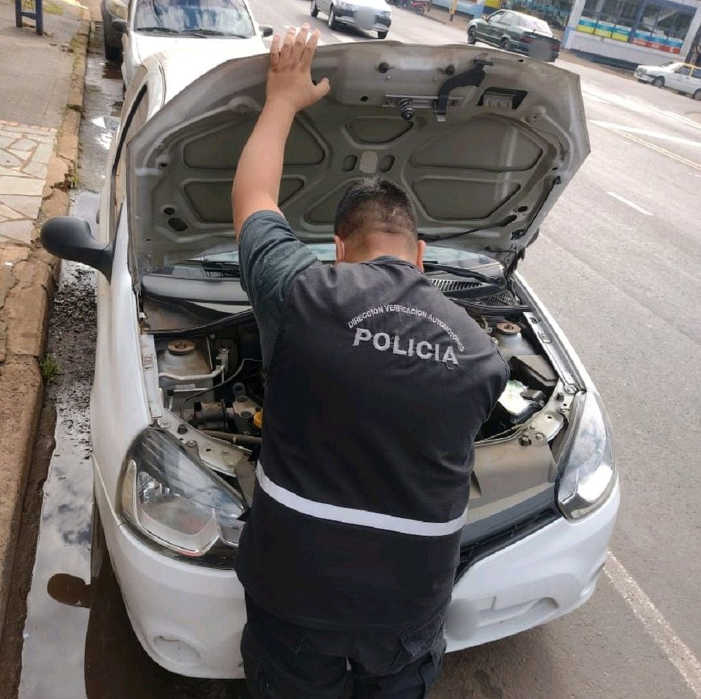Nuevamente, cayó otro auto “mellizo” en la capital provincial. Policía de Misiones