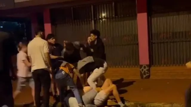 Jóvenes protagonizaron una gresca a la salida de un boliche en Eldorado