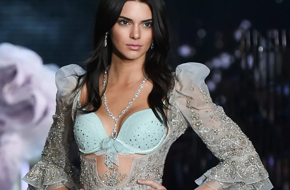 Model Kendall Jenner poses at the premiere of \