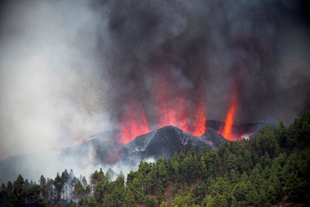 La erupción del volcán Cumbre Vieja dejó más de cinco mil vecinos evacuados.