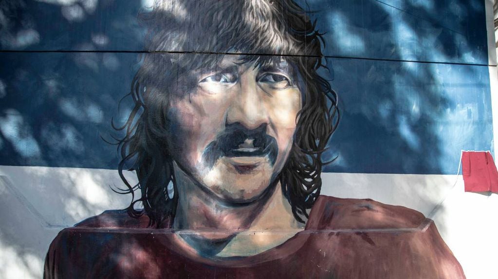El ídolo charrúa tiene un mural que lo recuerda luego del asesinato.