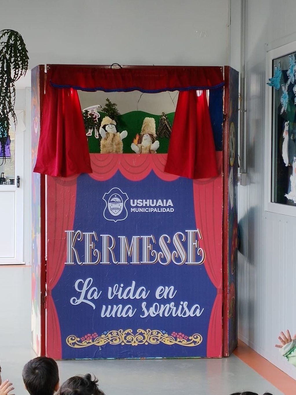 Ushuaia: presentaron la “leyenda del Calafate” en establecimientos educativos
