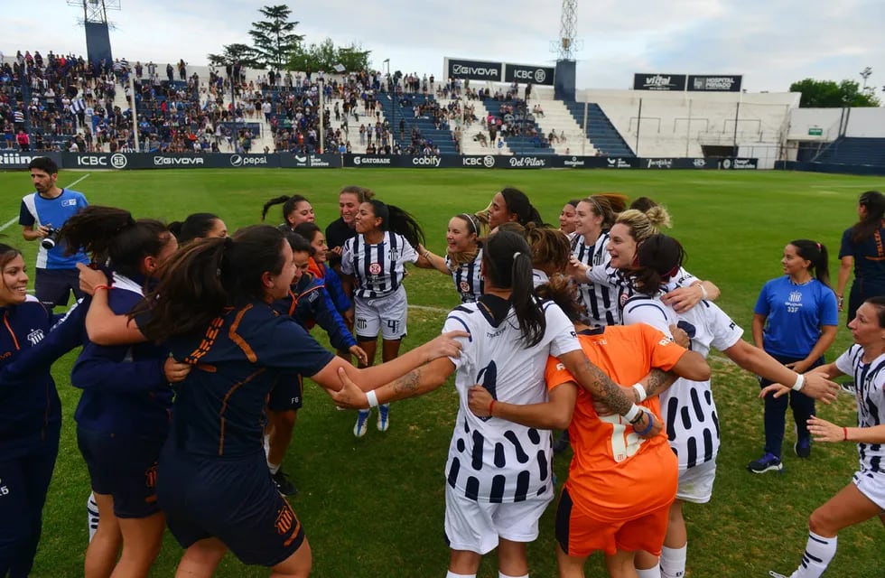 Las chicas de Talleres, a las puertas de un gran logro para el club en el fútbol femenino.