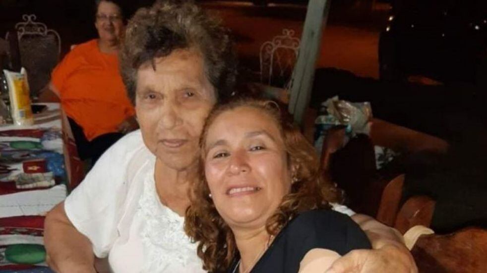 Carmen Acosta tiene a su madre con cáncer y no la dejan entrar a la provincia