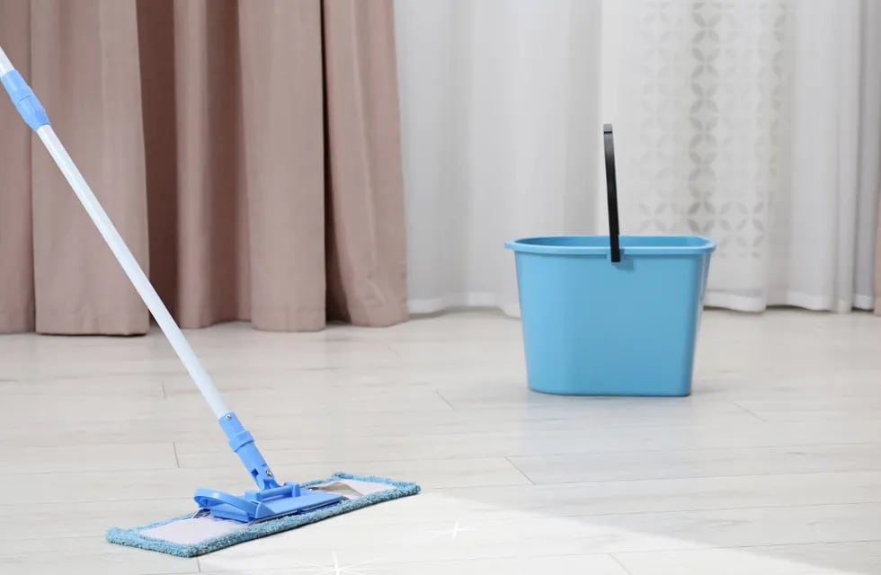¡Adiós a la humedad!: los trucazos para limpiar el hogar durante varios días de lluvia.