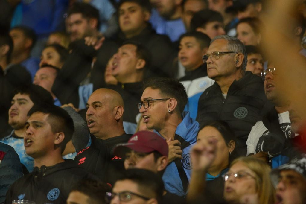 Belgrano vs Racing en Alberdi (Javier Ferreyra / La Voz)