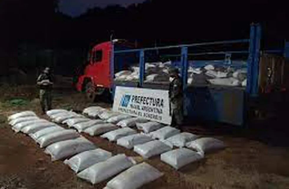 Decomisan más de siete toneladas de soja en El Soberbio.