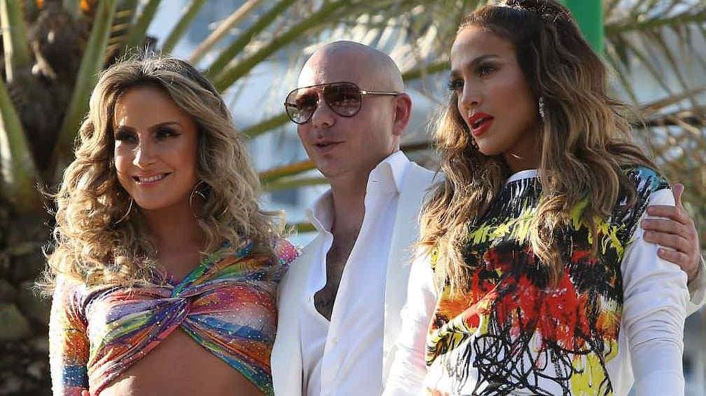 La brasileña Claudia Leitte, Pitbull y Jennifer López, los intérpretes de 'We are on'. 