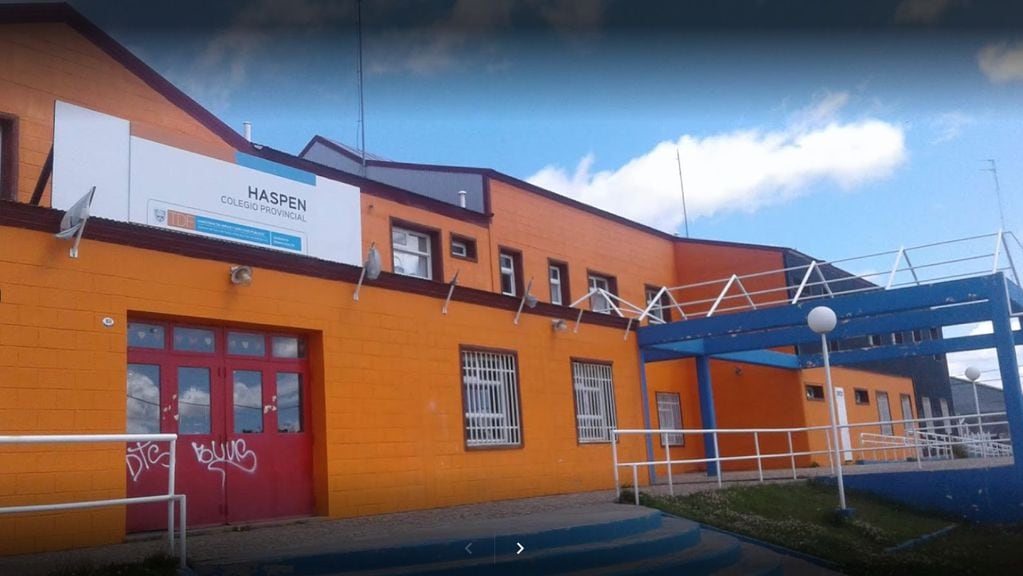 El Colegio Provincial “Haspen - Luis Adán Felippa Coronel”, José Ingenieros 950, será sede para el sorteo de vacantes.