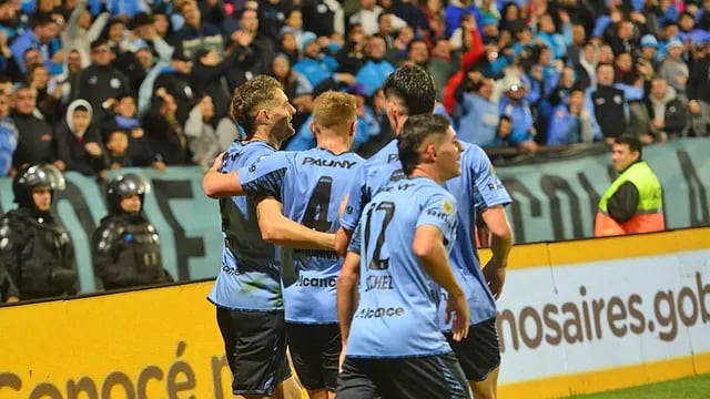 El Belgrano con un Farré ilusionado con entrar a Copas; y el recibimiento deslumbrante.