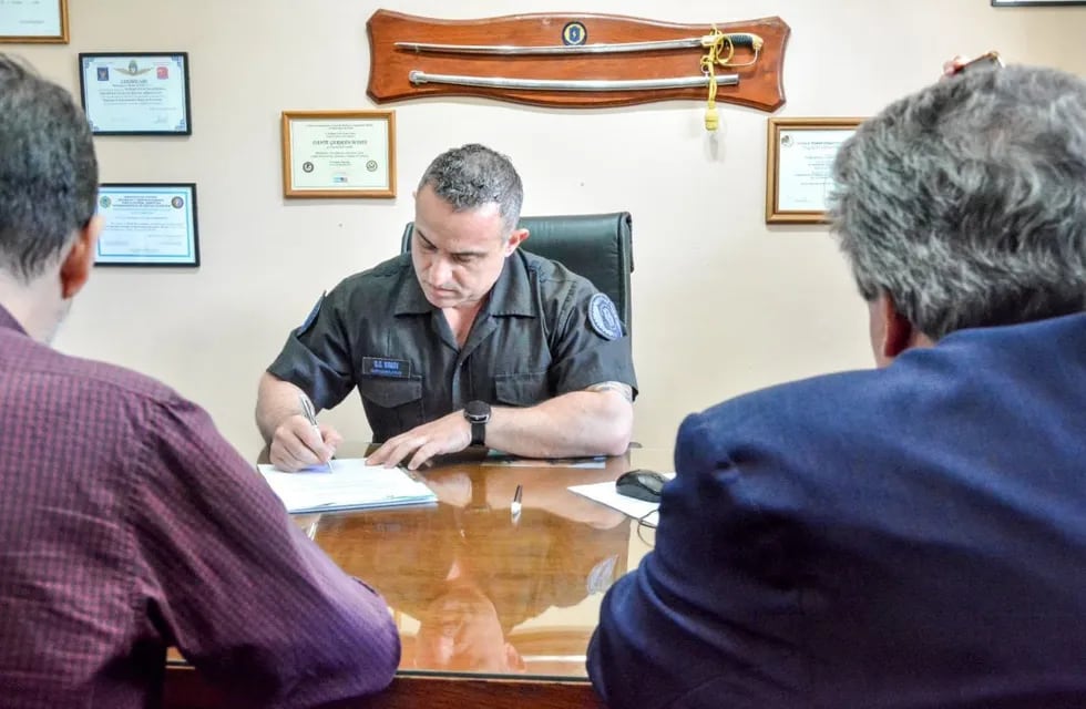 Ushuaia: suscriben el decreto de entrega de terrenos para personal de la policía Federal