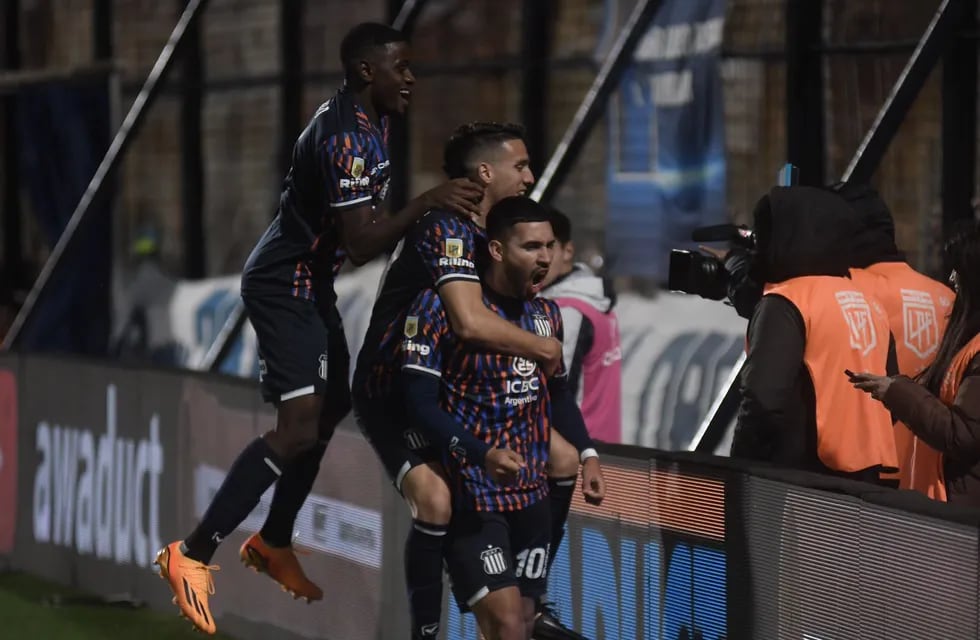 Talleres apabulló 3 a 0 a Gimnasia de La Plata en su debut por la Copa de la Liga.