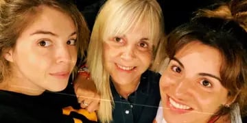 Dalma y Giannina junto a Claudia Villafañe.