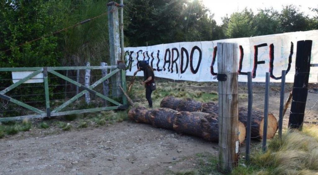 Toma mapuche en Bariloche (@VickyVillarruel).