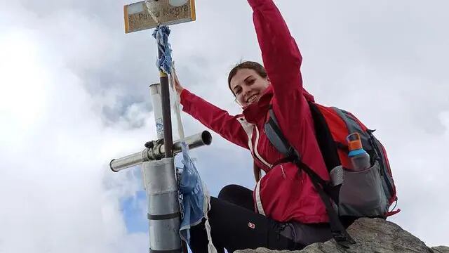 La reina de la Vendimia hizo cumbre en el Cerro Punta Negra