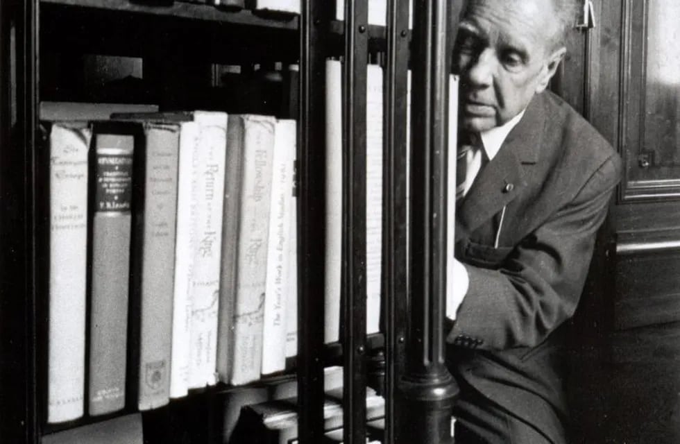 Jorge Luis Borges, retratado en su pasión por la fotógrafa Sara Facio.