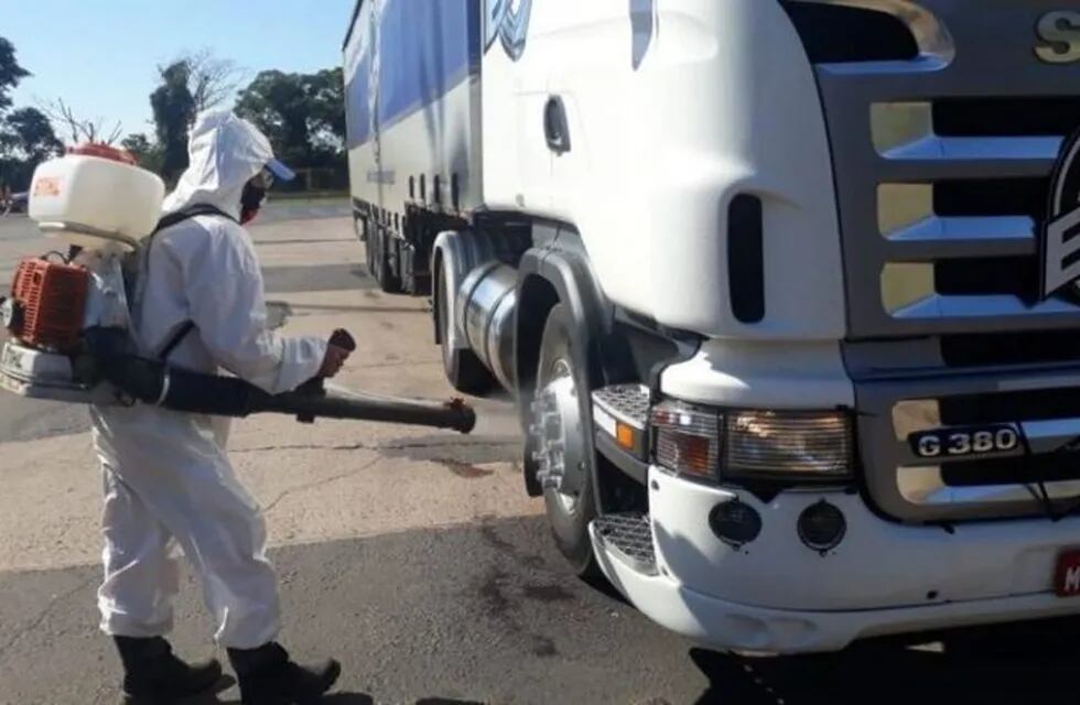 Protocolos sanitarios para camiones que transitan la provincia.