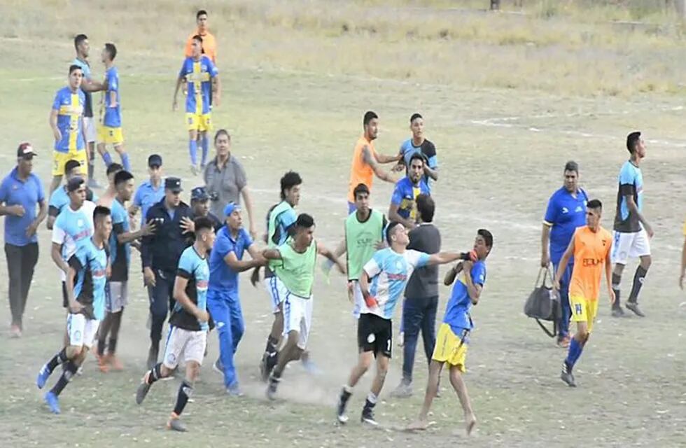 Liga Riojana: Rioja Juniors es finalista tras un escandaloso final de partido