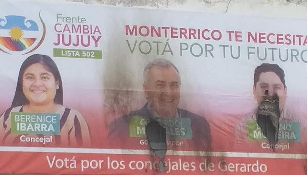 Cartelería de campaña de los candidatos del Frente Cambia Jujuy para Monterrico fue quemada o destruida en La Ovejería y Santo Domingo.