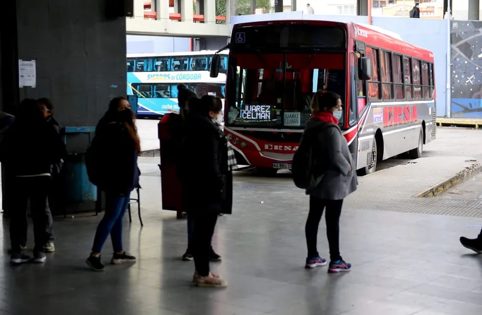 Transporte Interurbano en Córdoba. El boleto aumentaría un 43 por ciento (Nicolás Bravo / La Voz).