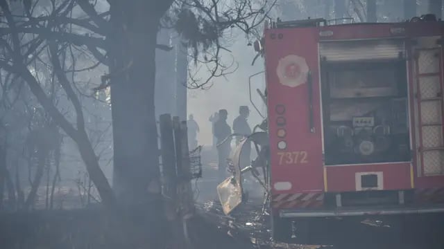 Voraz incendio en barrio Procrear Liceo. (Facundo Luque / La Voz)