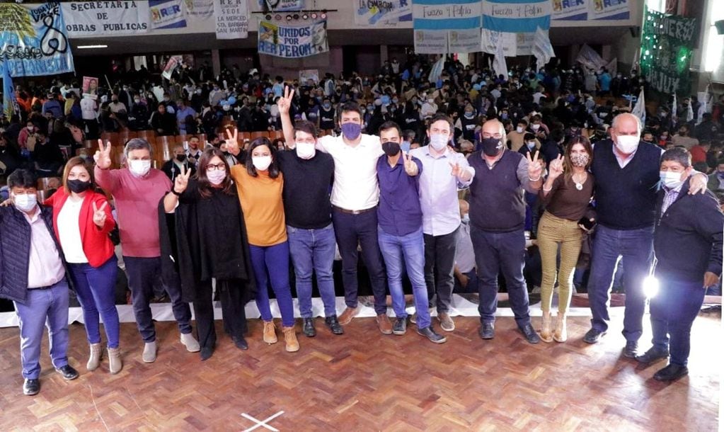 El cierre de campaña del Frente de Todos tuvo lugar en la ciudad de Palpalá, el miércoles por la noche.