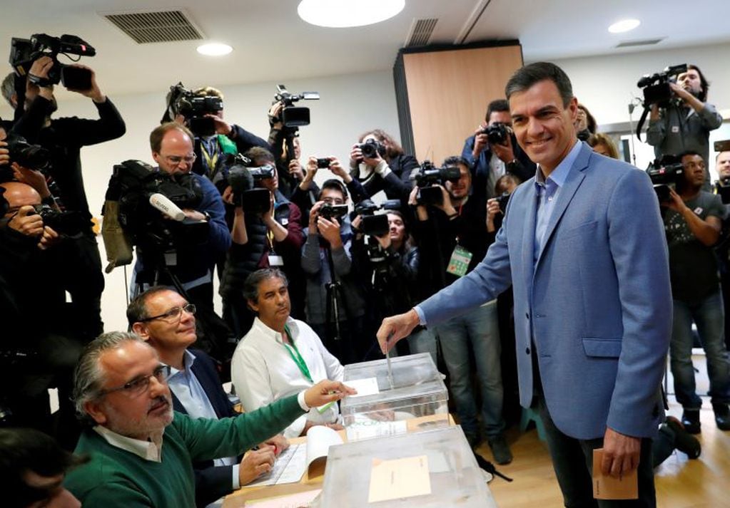 Pedro Sanchez votando durante las elecciones (Foto: REUTERS/Rafael Marchante)