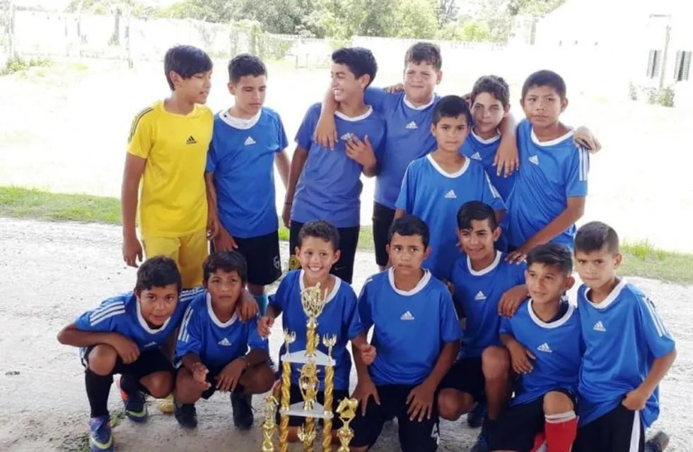Escuela infantil del Barrio El Palomar, flamante campeón en la categoría 2006-2008 del interior provincial.