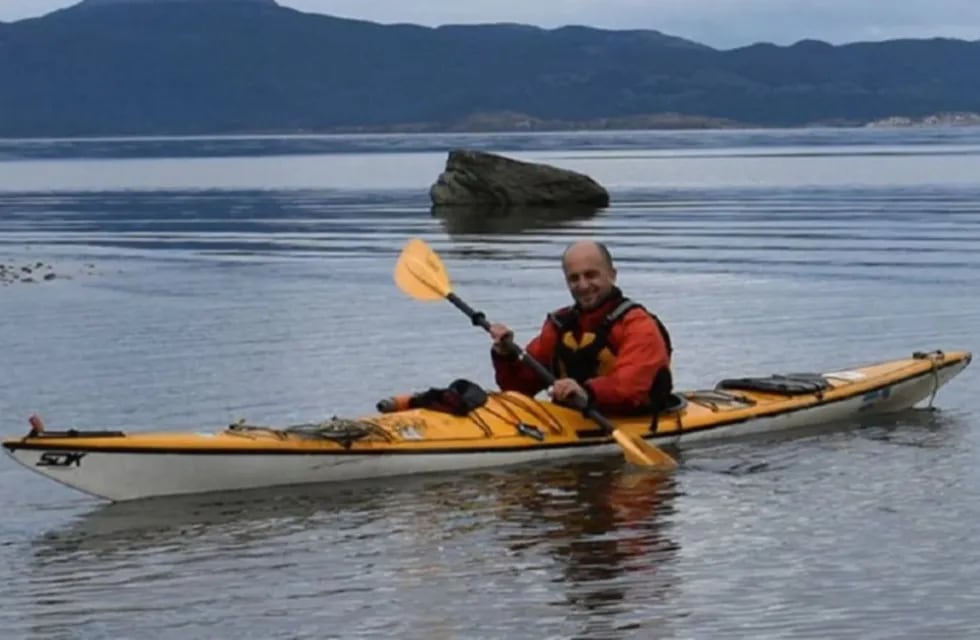 Encontraron restos del kayak pero no a Julián Escobar