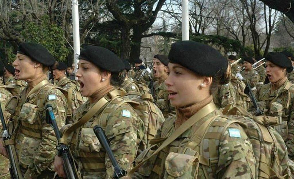 El mensaje de una integrante del Ejército: "Soy soldado, ni soldada ni soldade"