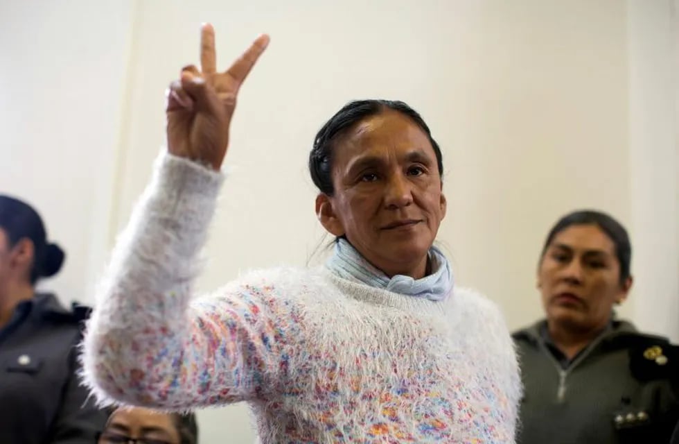Milagro Sala, the leader of the Tupac Amaru social welfare group, gestures during her trial in San Salvador de Jujuy, Argentina, December 28, 2016. Picture taken on December 28, 2016. REUTERS/Gianni Bulacio