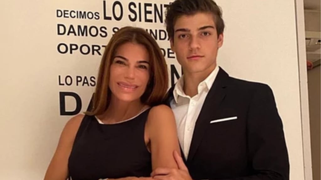 Zulemita Menem junto a su hijo Luca.