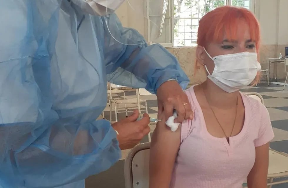 Maribel Oviedo se vacunó contra el coronavirus y agradeció (Twitter)