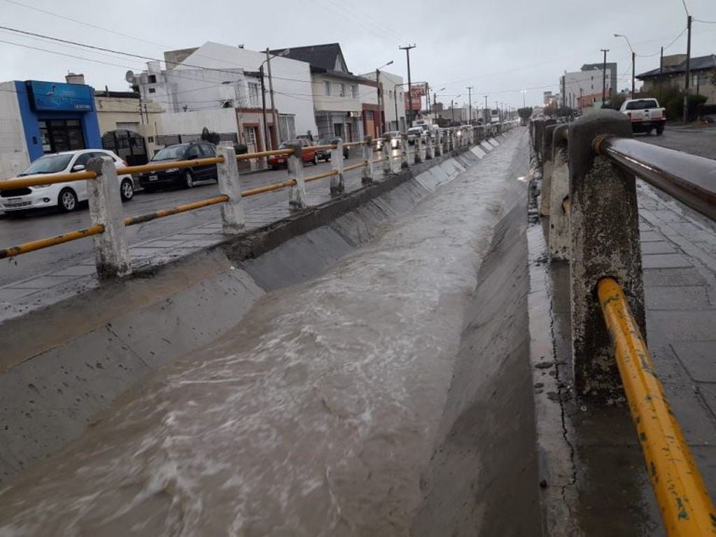 Los canales evacuados son fundamentales para evitar inundaciones.Foto Marcelo Vidal