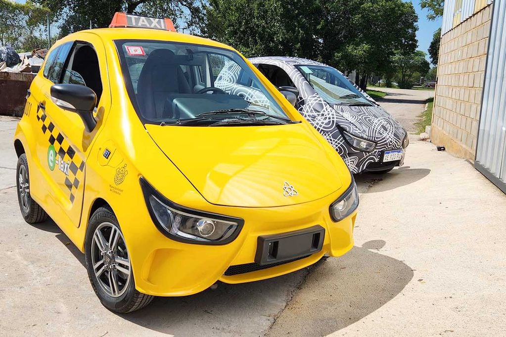 Los autos eléctricos de Córdoba con dos diseños diferentes en su exterior.