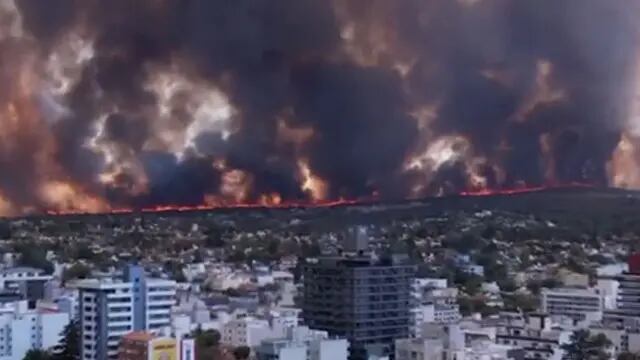 Desde el aire. Así se ve el incendio en Carlos Paz.
