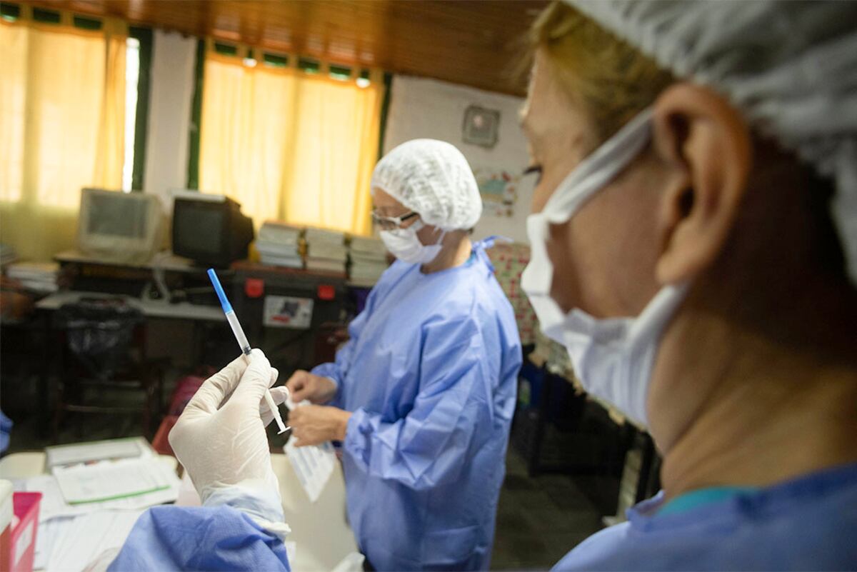 BioNTech informó que prepararía una nueva vacuna para marzo.