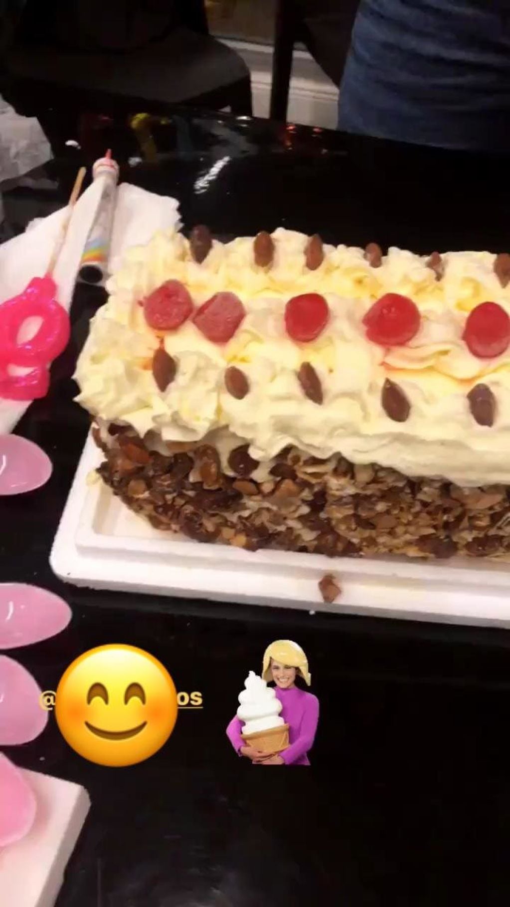 Nicolás Cabré compartió una foto de la "torta" de cumpleaños de Rufina (Foto: Instagram)