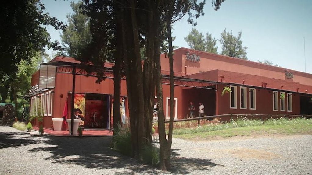 El restaurante del Chaqueño, "El Patio del Chaqueño", ubicado al lado de su casa, en la localidad de Rosario de Lerma, a 20 minutos de Salta Capital.